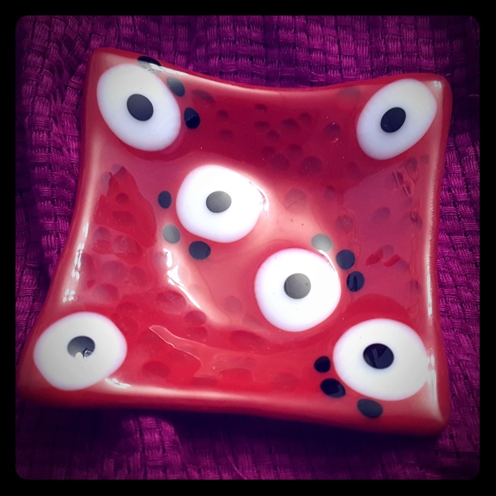 🍁 Small red fused glass dish